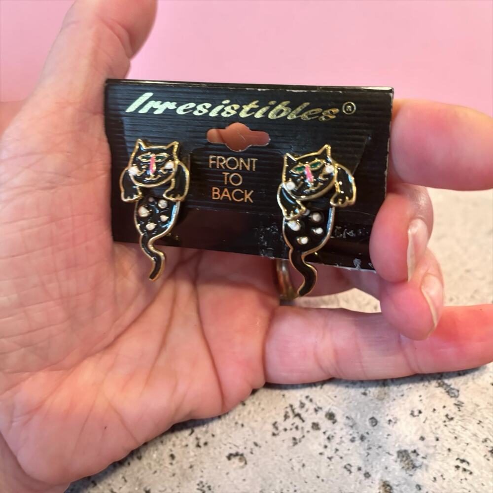 Vintage Cat Dangle Earrings Enamel Gold Tone Irresistibles NOS On Card 80s 90s